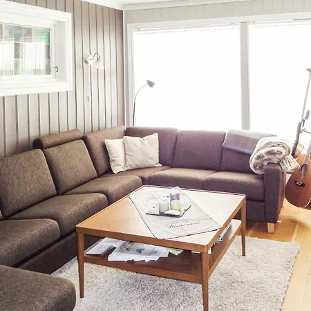 Dom wakacyjny 5 Bedroom Amazing In Matre Bauge