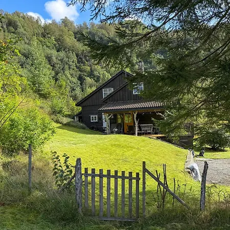 5 Bedroom Amazing In Matre *