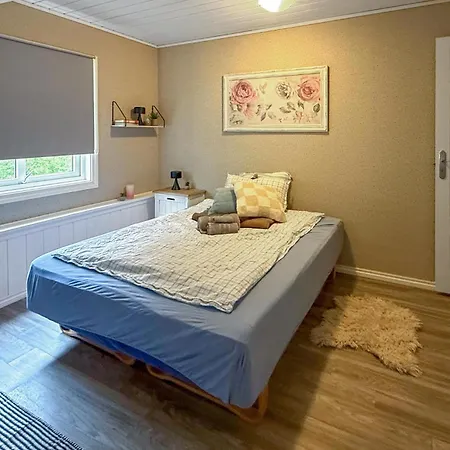5 Bedroom Amazing In Matre Сasa de vacaciones