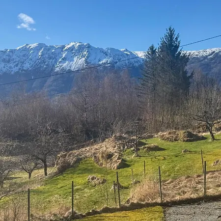 Сasa de vacaciones 5 Bedroom Amazing In Matre